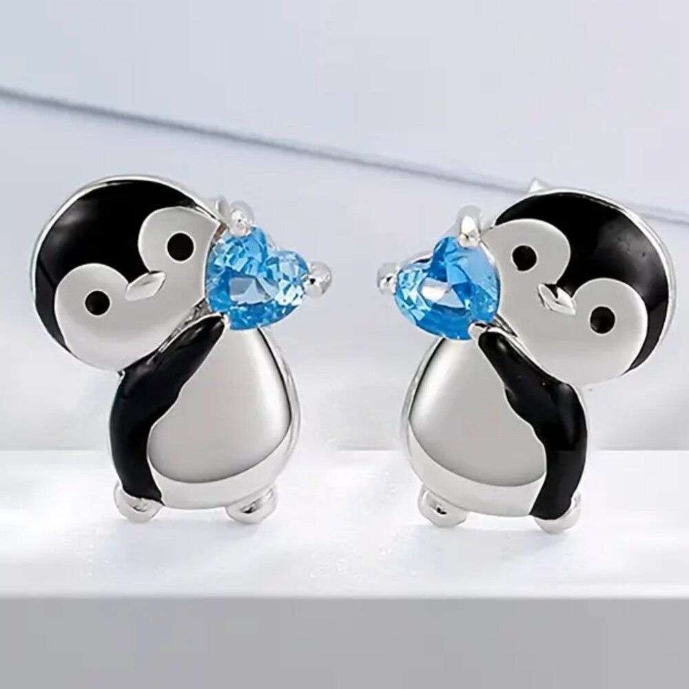 🌺 🌺 🌺 Penguin Stud Earrings with Blue Heart Crystal
